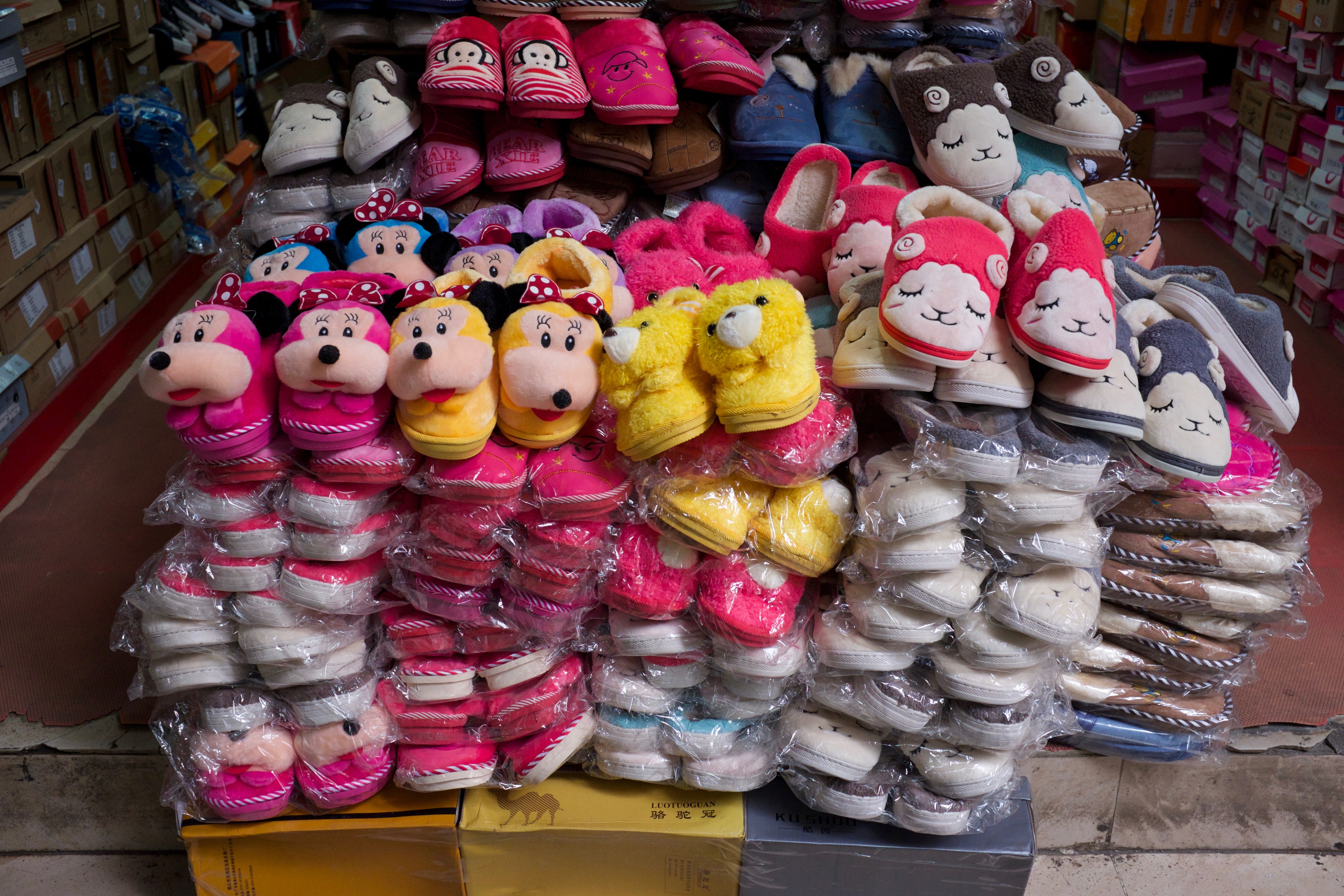 smiling_shoes.jpgg, Xian Village, Guangzhou, China